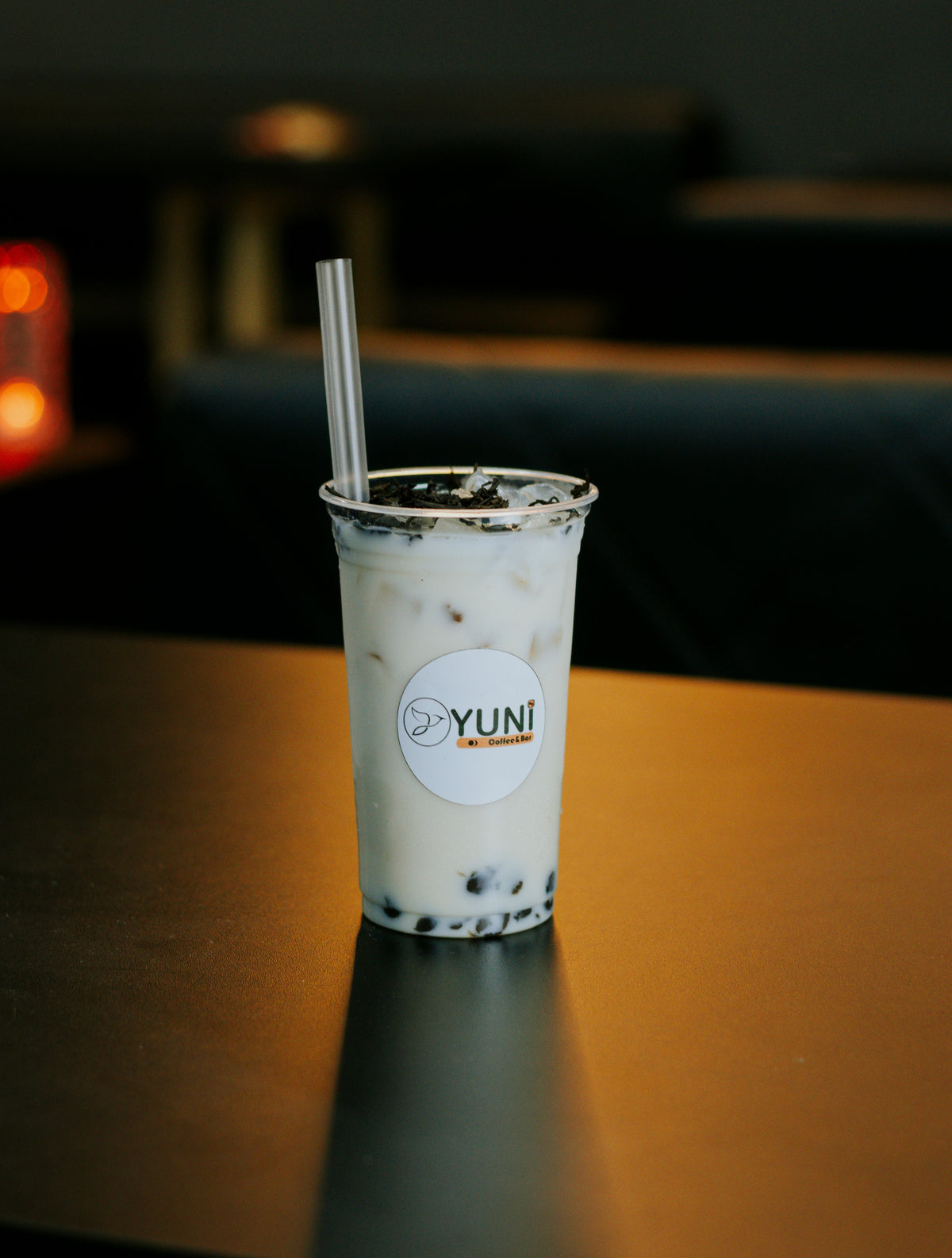 A tall glass of Hong Kong style milk tea / yuenyeung drink